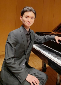 伊勢崎市出身のピアニスト「児島 響さん」ミニコンサート