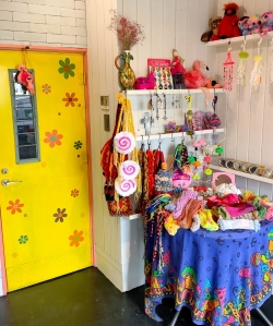 おじゃましま〜す Vol.271 伊勢崎市今泉町『トモヱ雑貨店』さん