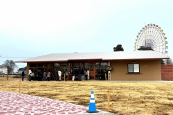 華蔵寺公園　水生植物園内に話題のカフェ、オープン