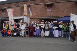 境まちなか歴史探索クリーニング作戦50人参加